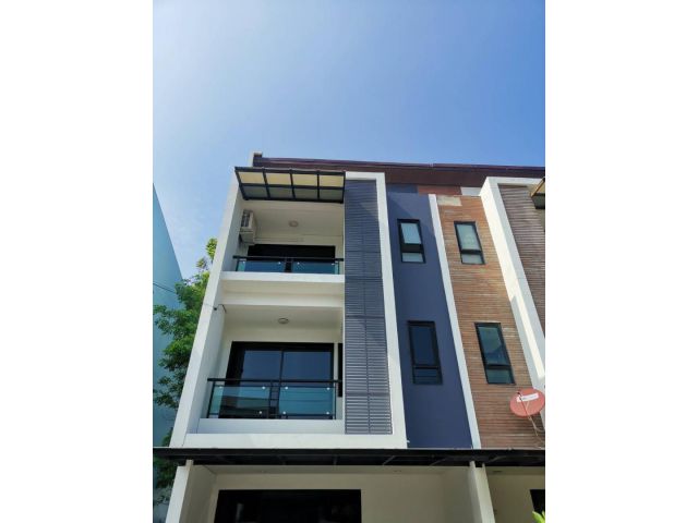 ให้เช่าโฮมออฟฟิศ 3 ชั้นโครงการเอชทูโอใกล้ราม2