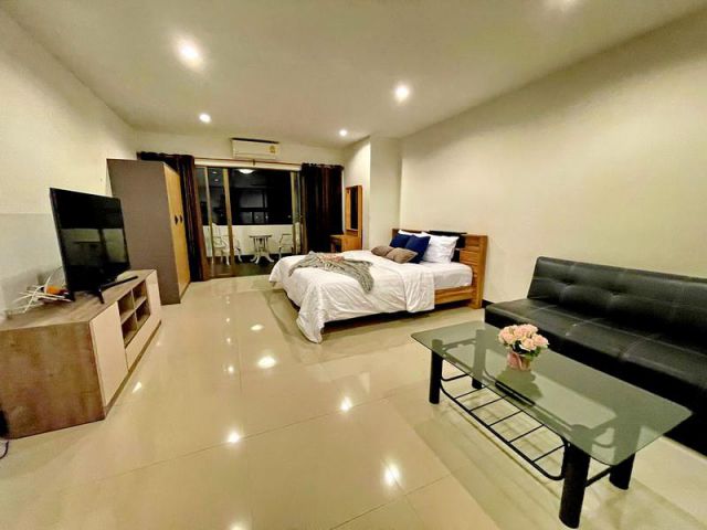 ขายคอนโดมิเนียมนครพิงค์ ใกล้ห้างเซ็นทรัลกาดสวนแก้ว