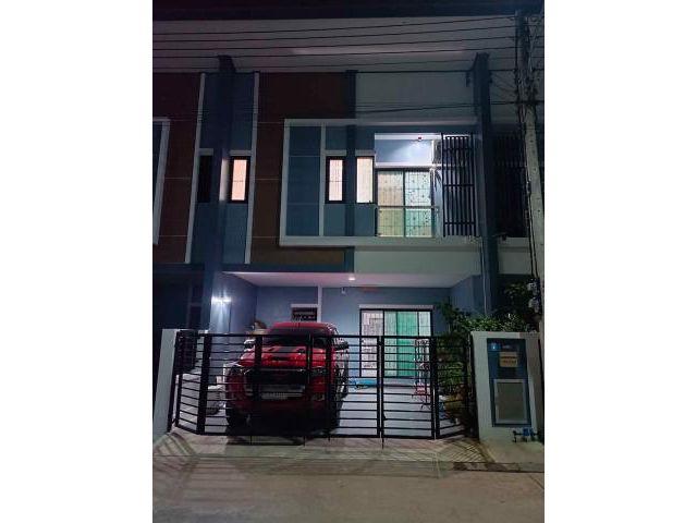 ให้เช่าทาวน์เฮาส์  หมู่บ้านฟ้าปิยรมย์ เทนโดร ทางด่วนวงแหวน ลำลูกกาคลอง 6 เลี้ยงหมาและแมวได้
