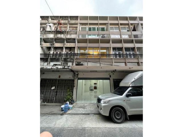 PR37ให้เช่าอาคารพาณิชย์ย่านซอยจันทน์ เขตสาทร ใกล้ตลาดรุ่งทวีผล รีโนเวทใหม่ทั้งหลัง12ตรว 138 ตรม 4นอน 3น้ำ แอร์ 2ตัว จอดร