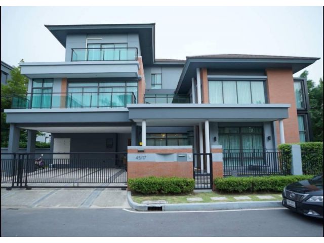 (DH50) ขาย บ้านเดี่ยวแปลงหัวมุมหลังใหญ่ พร้อมอยู่ แกรนด์ บางกอก บูเลอวาร์ด พระราม 9 เฟอร์นิเจอร์ครบจากอิตาลีทั้งหลัง พร้
