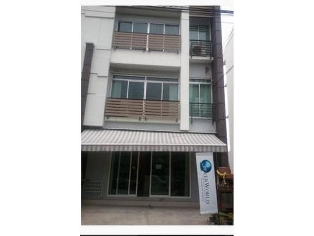 ให้เช่าทาวน์โฮม4ชั้น ลาดพร้าว71 นาคนิวาสซอย10