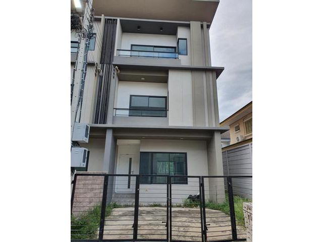 ให้เช่าทาวน์โฮม 3ชั้น ดิ แอมเบียนซ์ สายไหม