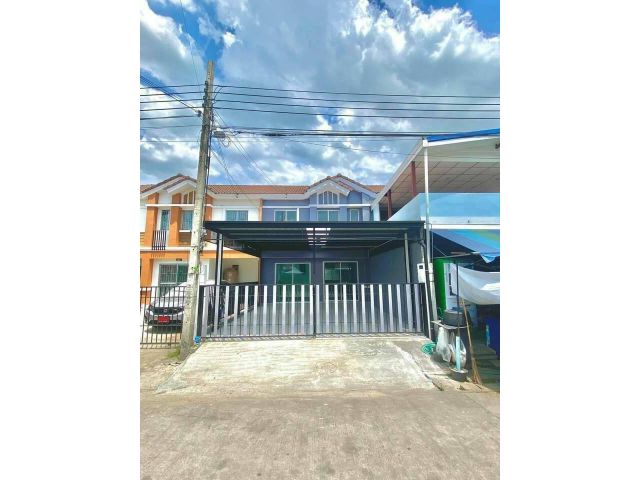 ทาวน์เฮาส์ 2 ชั้น รีโนเวทใหม่ พร้อมอยู่ #หมู่บ้านพฤกษา 51 ซอยฉลองกรุง 53 ลำปลาทิว ใกล้กับบริษัทเอฟบีที