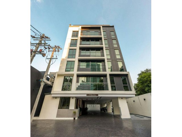 ขาย Service Apartment Building Nicely & luxuriously Interior ย่านสุขุมวิท