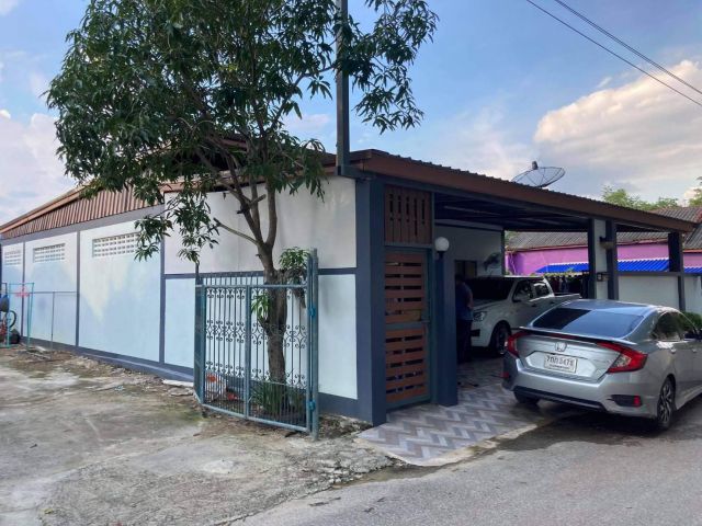 ขายบ้านพร้อมที่ดินวังตะเคียน 49 ตรว. ใกล้แม็คโคฉะเชิงเทรา - 1 กม. จ.ฉะเชิงเทรา