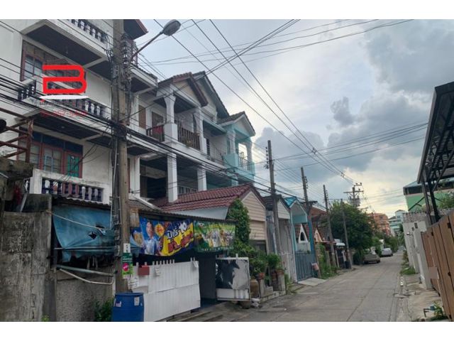 ตึก 4 ชั้นพร้อมห้องเช่า ซอยลาดพร้าว 110 สนธิวัฒนาแยก 4 เนื้อที่ 38 ตรว. ถนนลาดพร้าว เขตบางกะปิ