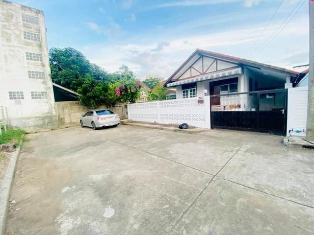 ให้เช่าบ้านเดี่ยวชั้นเดียวเนื้อที่ 68 ตรว. ซอยสุขุมวิท70/3 ใกล้สี่แยกบางนา ใกล้ BTS บางนา เป็นบ้านหลังมุม เหมาะอยู่อาศัย
