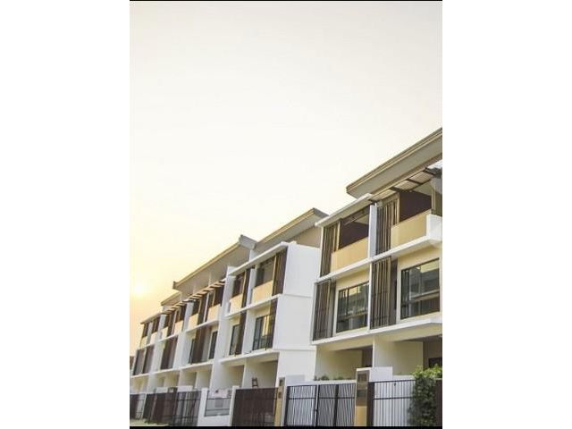 ทาวน์โฮม 3 ชั้น เดอะแลนด์มาร์ค เอกมัย-รามอินทรา