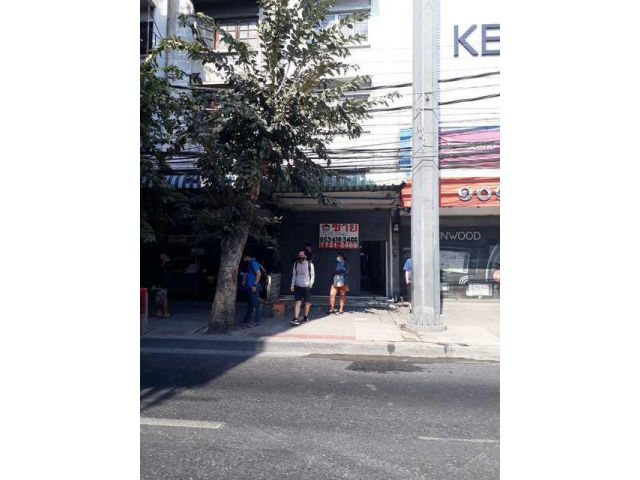 ตึกแถว 4 ชั้นครึ่ง 24 ตรว. ถ.ลาดพร้าว101