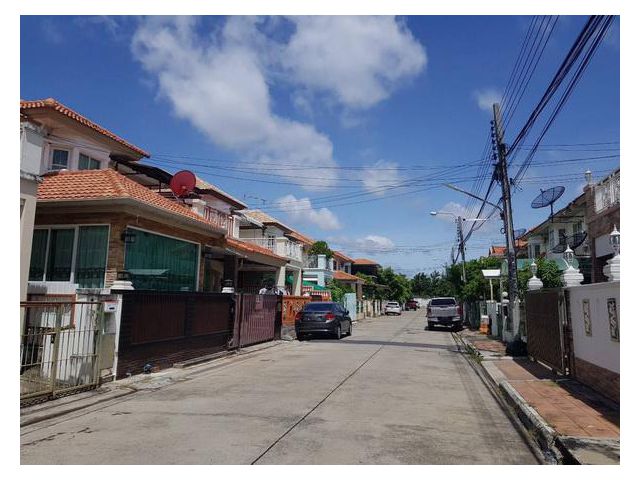 ขายบ้านเดี่ยว หมู่บ้านชวนชื่น ศรีนครินทร์-เทพารักษ์ ซอยโรงเรียนบางเมือง ถนนเทพารักษ์ อ.เมืองสมุทรปราการ จ.สมุทรปราการ