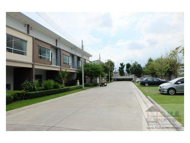 ให้เช่าทาวน์เฮาส์ 2 ชั้น หมู่บ้านวิลเลต ไลท์ พัฒนาการ 38 ใกล้ทางด่วน เหมอะพักอาศัย