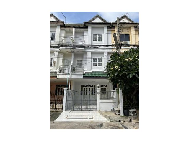 ทาวน์โฮม 3 ชั้น หมู่บ้านรื่นฤดี ซ.รามคำแหง 180