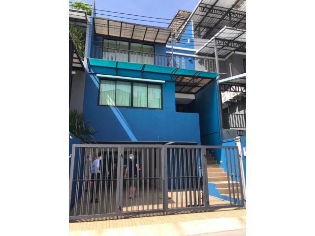 ให้เช่าทาวน์โฮม 3 ชั้น ซอยลาดพร้าว 41