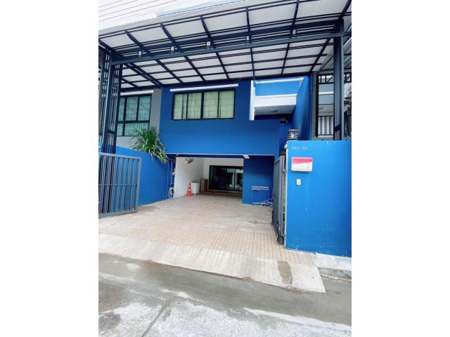 MT16ให้เช่าทาวน์โฮม พร้อมเฟอร์นิเจอร์ ซอยลาดพร้าว 41 ทะลุลาดพร้าววังหินได้  31ตรว 250ตรม 6นอน 6น้ำ จอดรถ 2คัน