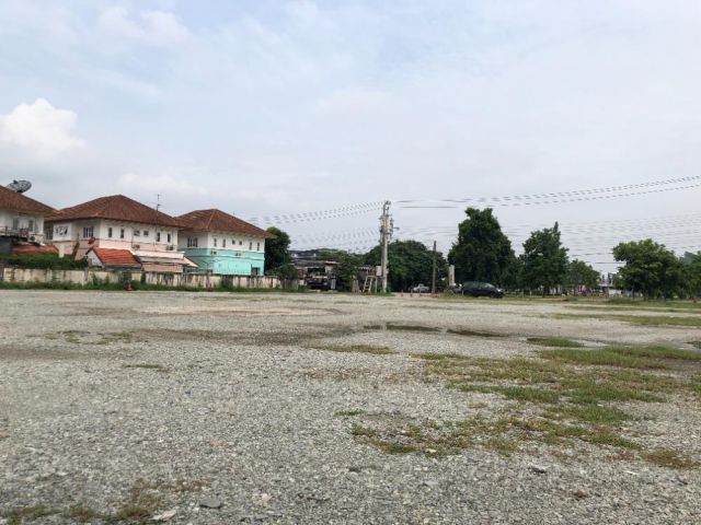 PR701ให้เช่าที่ดิน 2 ไร่ เยื้องตลาดนัดรถไฟศรีนครินทร์ ซีคอน