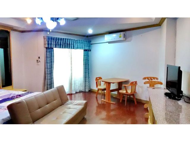 ขายคอนโดมิเนียมริเวอร์ไซด์ ห่างออกไป 3 กม. จากเชียงใหม่ไนท์บาซาร์