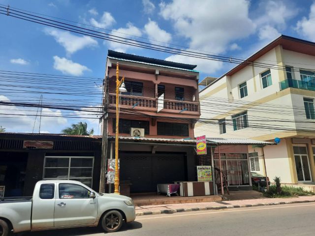 ขายอาคารพาณิชย์ 2 คูหาติดกัน 3 ชั้น ติดถนนซอยเทศบาล 1 หน้าอำเภอสนามชัยเขต จ.ฉะเชิงเทรา
