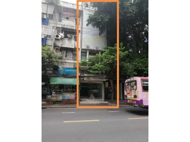 ให้เช่าอาคารพานิชย์ 5.5 ชั้น ริมถนนเอกมัย