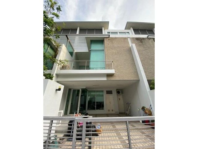 PT56ให้เช่าทาวน์โฮม  The Landmark Residence ใกล้ MRTลาดพร้าว 380ตรม 3นอน 4น้ำ จอดรถ 2คัน