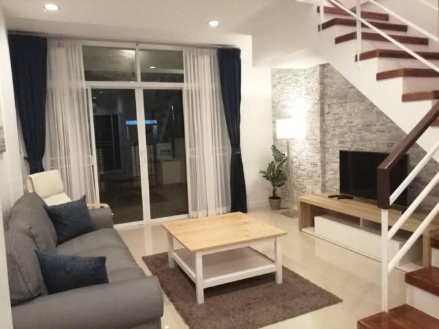 ขายทาวน์โฮม 3 ชั้น หมู่บ้านธนาพัฒน์ นนทรี 20 ตกแต่งพร้อมเข้าอยู่ 17.1 ตรวา 3 นอน 3 น้ำ 8.3 ล้าน