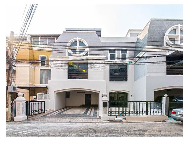 ขายทาวน์โฮม4 ชั้น ซ.เอกมัย12 (AOL-F81-2108004485)