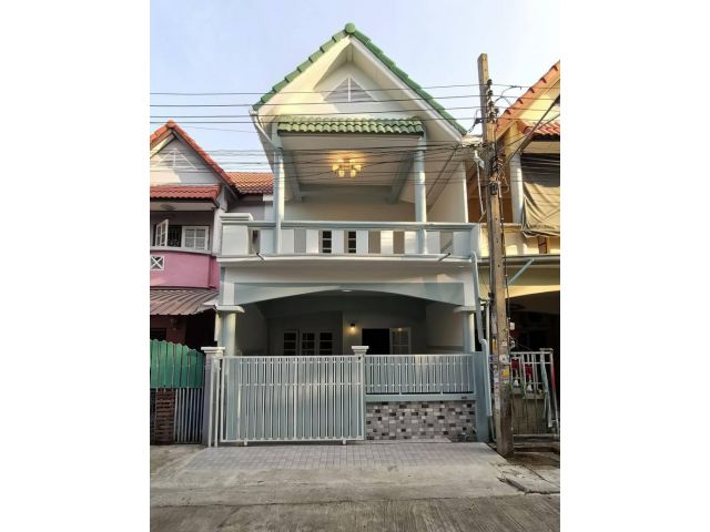 #หมู่บ้านสวีทโฮมปาร์ค ทาวน์เฮ้าส์ 2 ชั้น ถนนบางกรวย-ไทรน้อย ตกแต่งครบพร้อมเข้าอยู่ เชื่อมต่อด้วยถนนชัยพฤกษ์