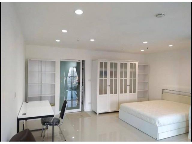 LV 50138 ให้เช่าคอนโด Silom Suite
