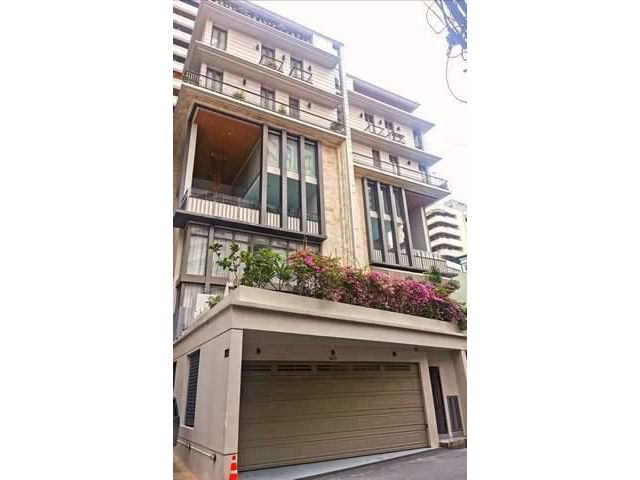 ขายทาวน์โฮม 7 ชั้น 749 Residence Super Luxury