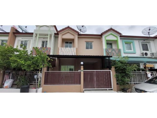 ขายทาวเฮาส์ 2 ชั้น 3 หมู่บ้านไลโอ ซอยสวัสดิการ 3 แยกจากเพชรเกษม 77 ทำเลดี หนองแขม กทม.