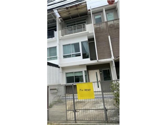 ทาวน์โฮม 3ชั้นโครงการบ้านใหม่ พระราม 9-ศรีนครินทร์