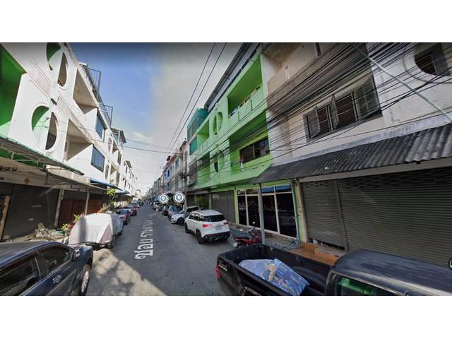 R80ให้เช่าอาคารพาณิชย์  รามคำแหง152  สะพานสูง  2นอน 3น้ำ จอดรถด้านหน้า 1คัน