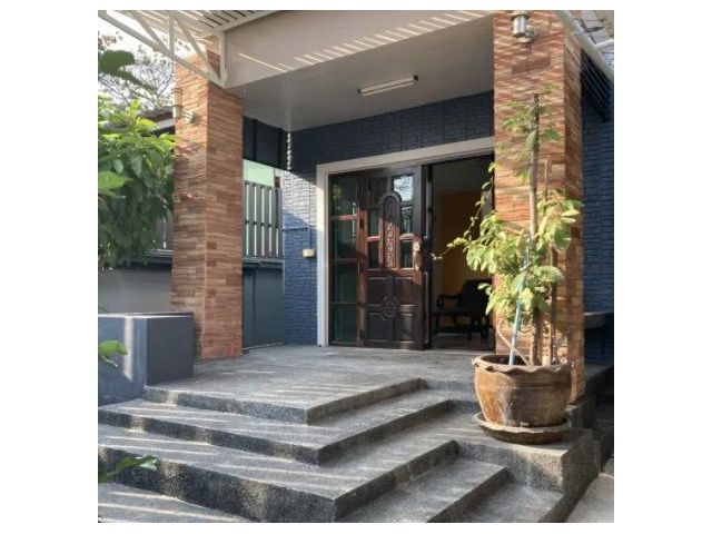 ให้เช่าบ้าน 2 ชั้น ซอยประวิทย์และเพื่อน พร้อมเฟอร์นิเจอร์ ใกล้แยกศรีอุดม เหมอะพักอาศัย