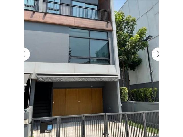 ทาวน์โฮม Arden Pattanakarn ถนนพัฒนาการ