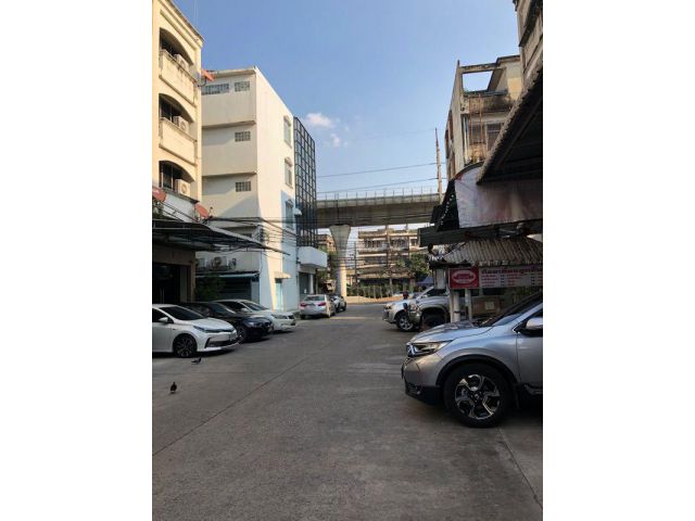 ให้เช่าอาคารพาณิชย์ 5 ชั้น 3 คูหา 8 ห้องนอน 7 ห้องน้ำ ใกล้สถานีรถไฟฟ้า MRT บางพลัด
