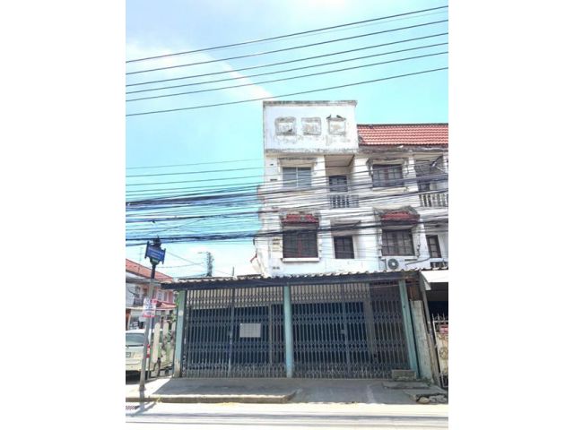 ตึกมุม ปากเกร็ด! 3 ชั้น 30ตรว. 200ตรม.3จอดรถ 3นอน