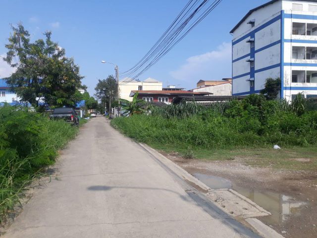 ที่ดินขนาด 87 ตรว. ใน ซอยเพชรเกษม76 แยก 6