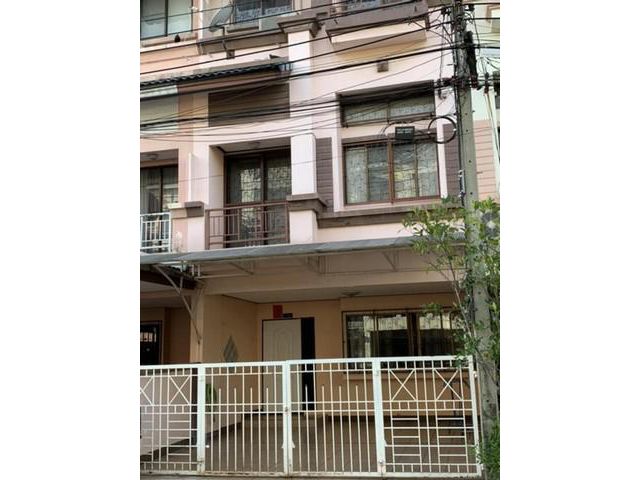 ให้เช่าทาวเฮ้าท์โครงการบ้านกลางเมือง ลาดพร้าว 71