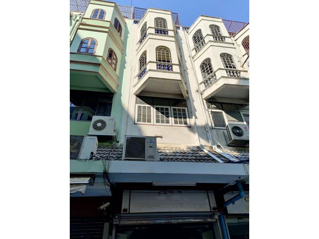 ให้เช่า อาคารพาณิชย์  6 ชั้น  3 ห้องนอน  5 ห้องน้ำ