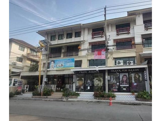 ขายอาคารพาณิชย์ 3.5 ชั้น จำนวน 4 คูหาติดกัน