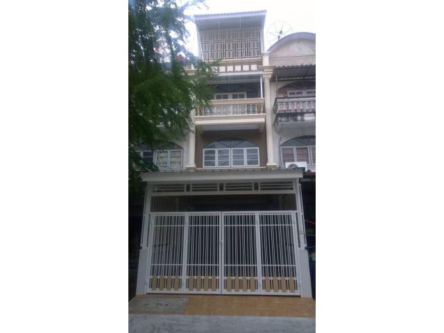 ขายอาคารพาณิชย์ เพื่ออยู่อาศัยหรือสำนักงาน 3 ชั้น ราคาถูกที่สุด