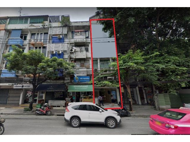 ให้เช่าอาคารพาณิชย์ 5 ชั้นครึ่ง ติดถนนเอกมัย