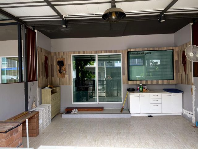 ขายบ้าน วิลลาจจิโอ พระราม 2 (Villaggio Rama 2) 18.1 ตร.วา 2 ห้องนอน 3 ห้องน้ำ ที่จอดรถ 1 คัน ในบ้าน 1 คันนอกบ้าน พร้อมเฟ