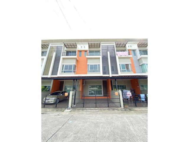 ทาวน์โฮม 3ชั้น นลิน อเวนิว ซอยรามฯ 138