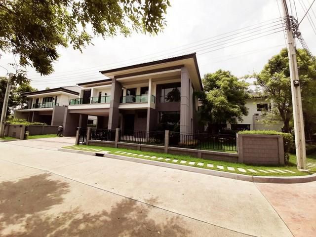 PH55ให้เช่าบ้านเดี่ยว ซอยอ่อนนุช 70/1 หลังมุม เดอะซิตี้ พัฒนาการ  107ตรว 375ตรม 5นอน 6น้า จอดรถ 3 คัน พร้อมอยู่  ติดต่อค