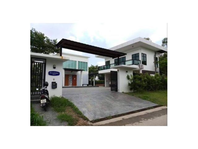 บ้านเดี่ยวหลังใหญ่ 350 ตร.ว พร้อมสระว่าน้ำส่วนตัว ราคานี้คุ้มมาก