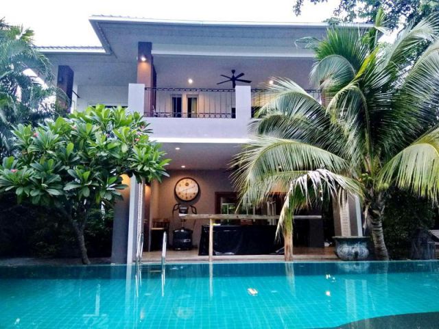 ขายบ้านพร้อมสระว่ายน้ำส่วนตัว โซนหางดง 2 กม. จากไนท์ซาฟารี ถ.คลองชลประทาน