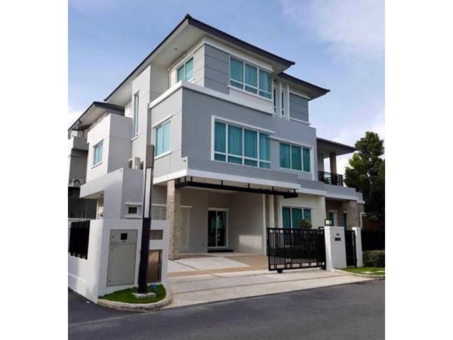 ขายบ้านเดี่ยว3ชั้น แกรนด์บางกอกบูเลอวาร์ด พระราม9