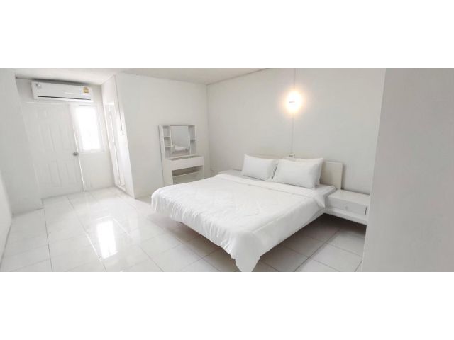 ห้องว่างให้เช่า ราคา 6,000 บาทต่อเดือน ย่านทองหล่อ สุขุมวิท เอกมัย สนใจติดต่อ 0619241665