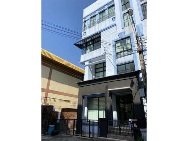 ให้เช่าโฮมออฟฟิศ4ชั้น บ้านกลางกรุง ย่านลาดพร้าว71